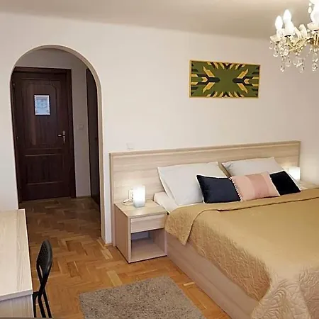 Anna Panzio & Wellness B&B 시오포크