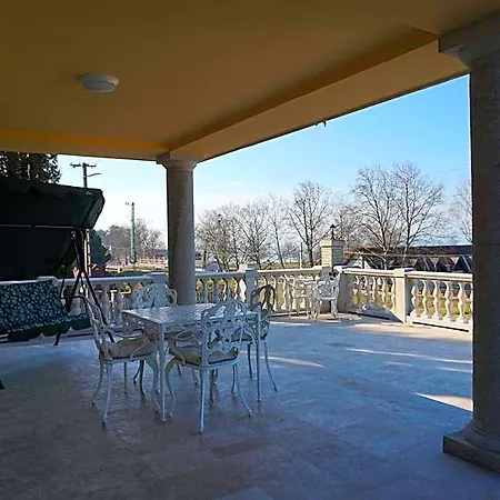 Bed & Breakfast Anna Panzio & Wellness Siófok